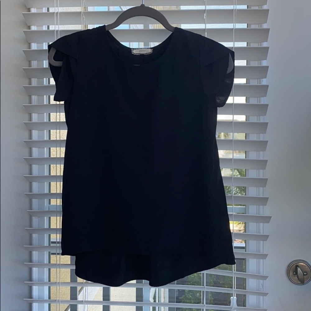 Cute black shirt